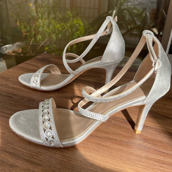 Pelle Moda strappy high heel- Size 8.5 - Picture 2 of 8